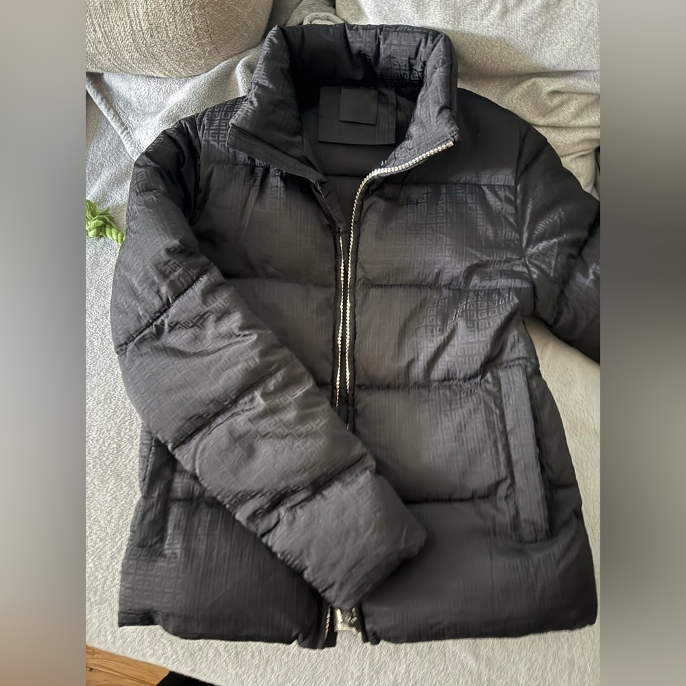 Givenchy
4G Motif Zipped Puffer Jacket